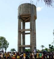 Der Wasserturm, ein weithin sichtbares Zeichen unserer Hilfe. Der Wasserturm, ein weithin sichtbares Zeichen unserer Hilfe.